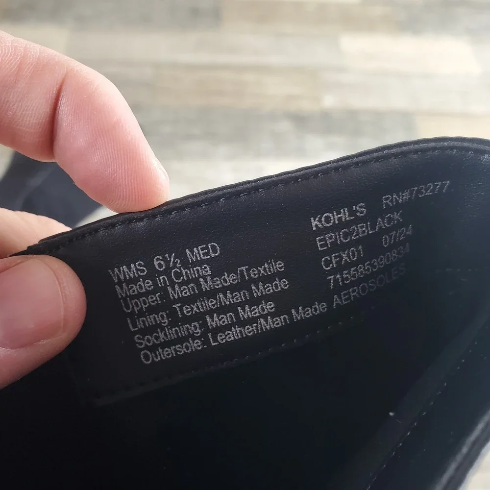 AEROSOLES new without